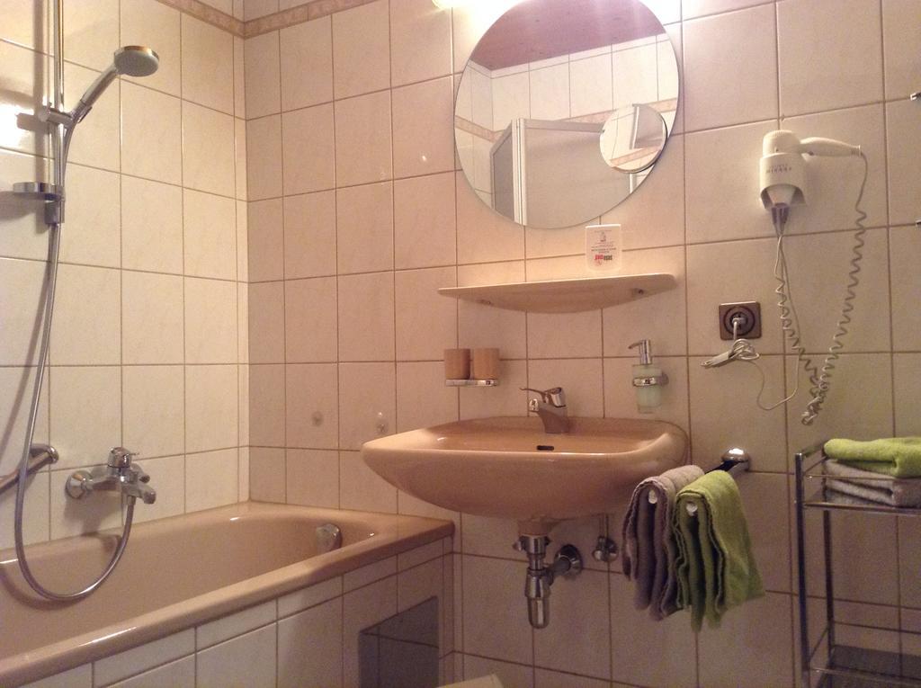 Hotel Garni Almhof سيفيلد ان تيرول المظهر الخارجي الصورة